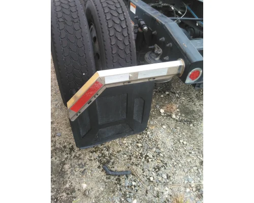 FREIGHTLINER CASCADIA 126 MUD FLAP HANGER