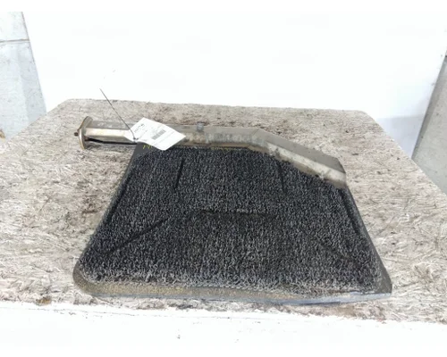 FREIGHTLINER CASCADIA 126 MUD FLAP HANGER