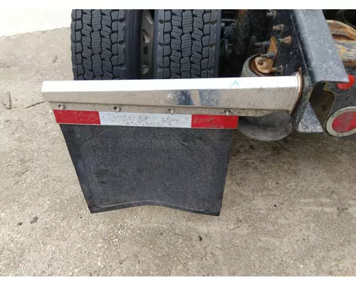 FREIGHTLINER CASCADIA 126 MUD FLAP HANGER