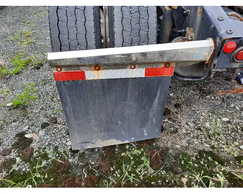 FREIGHTLINER CASCADIA 126 MUD FLAP HANGER