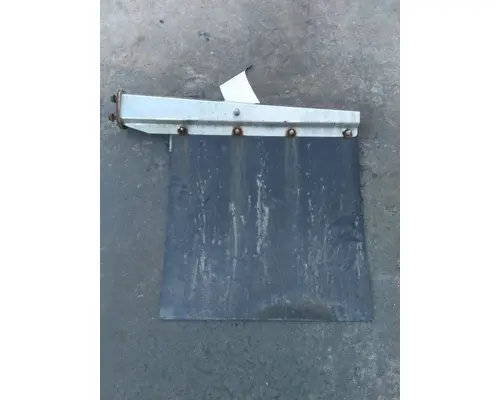 FREIGHTLINER CASCADIA 126 MUD FLAP HANGER