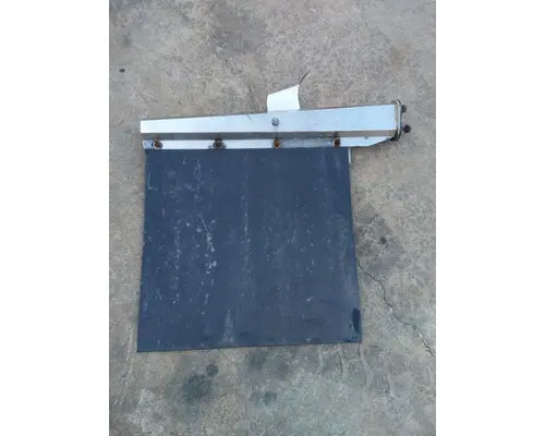 FREIGHTLINER CASCADIA 126 MUD FLAP HANGER