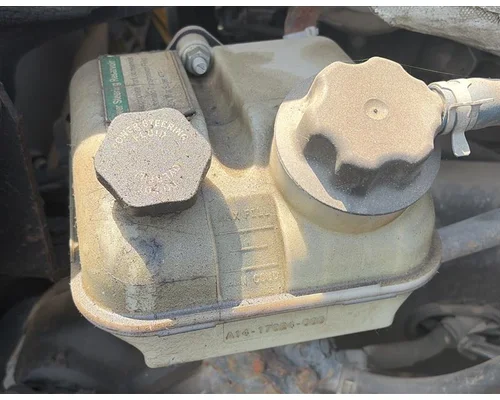 FREIGHTLINER CASCADIA 126 POWER STEERING RESERVOIR