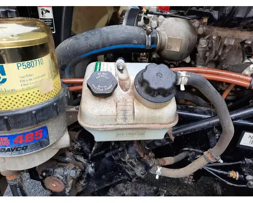 FREIGHTLINER CASCADIA 126 POWER STEERING RESERVOIR