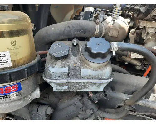 FREIGHTLINER CASCADIA 126 POWER STEERING RESERVOIR