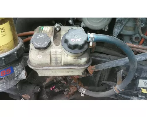 FREIGHTLINER CASCADIA 126 POWER STEERING RESERVOIR