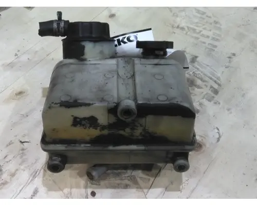 FREIGHTLINER CASCADIA 126 POWER STEERING RESERVOIR