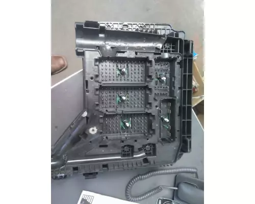 FREIGHTLINER CASCADIA 126 POWERNET DISTRIBUTION BOX (PNDB)