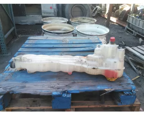 FREIGHTLINER CASCADIA 126 RADIATOR OVERFLOW TANK