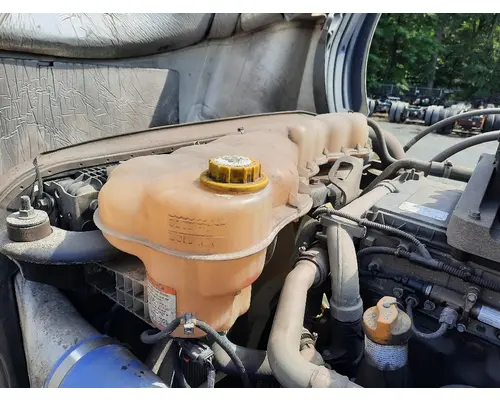 FREIGHTLINER CASCADIA 126 RADIATOR OVERFLOW TANK