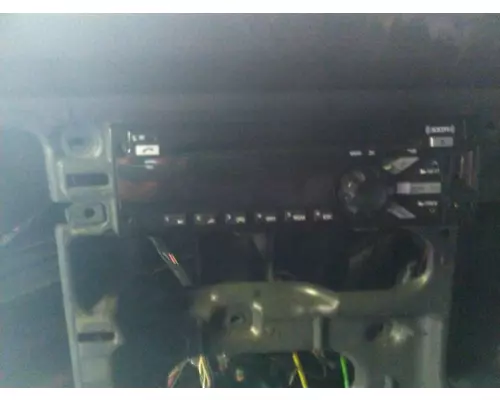 FREIGHTLINER CASCADIA 126 RADIO AMFMBLUETOOTH