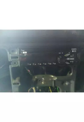FREIGHTLINER CASCADIA 126 RADIO AM/FM/BLUETOOTH