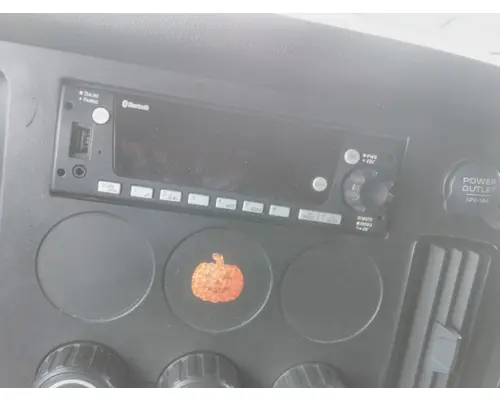 FREIGHTLINER CASCADIA 126 RADIO AMFMBLUETOOTH