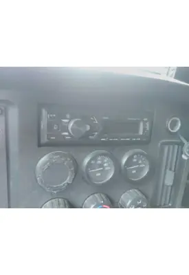 FREIGHTLINER CASCADIA 126 RADIO AM/FM/BLUETOOTH