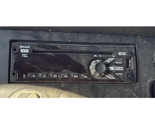 FREIGHTLINER CASCADIA 126 RADIO AMFMBLUETOOTH