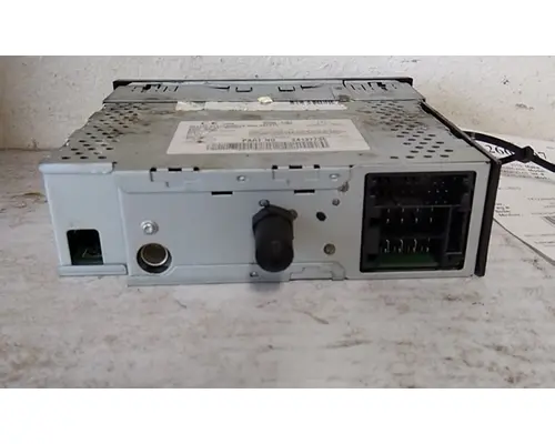 FREIGHTLINER CASCADIA 126 RADIO AMFMBLUETOOTH