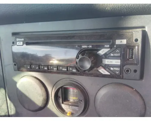 FREIGHTLINER CASCADIA 126 RADIO AMFMBLUETOOTH