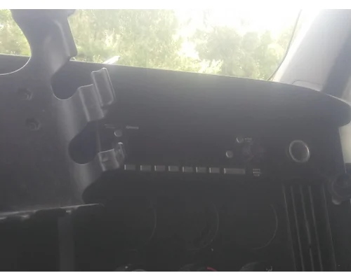 FREIGHTLINER CASCADIA 126 RADIO AMFMBLUETOOTH