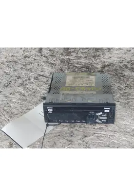 FREIGHTLINER CASCADIA 126 RADIO AM/FM/BLUETOOTH