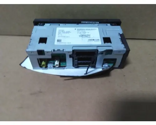 FREIGHTLINER CASCADIA 126 RADIO AMFMBLUETOOTH