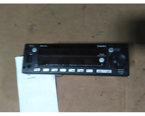 FREIGHTLINER CASCADIA 126 RADIO AMFMBLUETOOTH