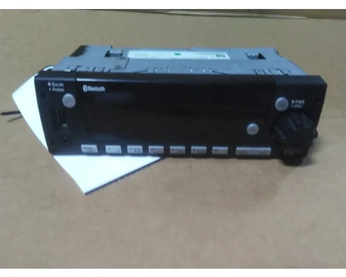 FREIGHTLINER CASCADIA 126 RADIO AMFMBLUETOOTH