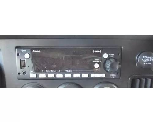 FREIGHTLINER CASCADIA 126 RADIO AMFMBLUETOOTH