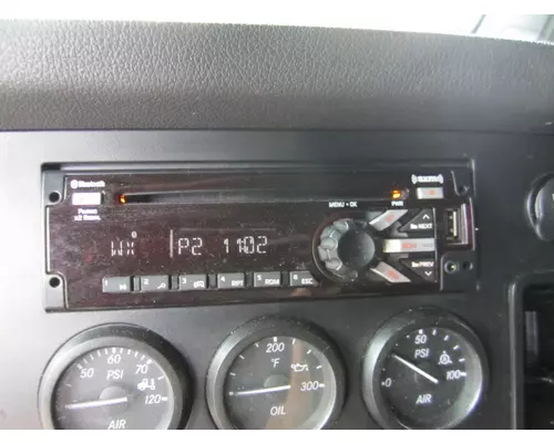 FREIGHTLINER CASCADIA 126 RADIO AMFMBLUETOOTH