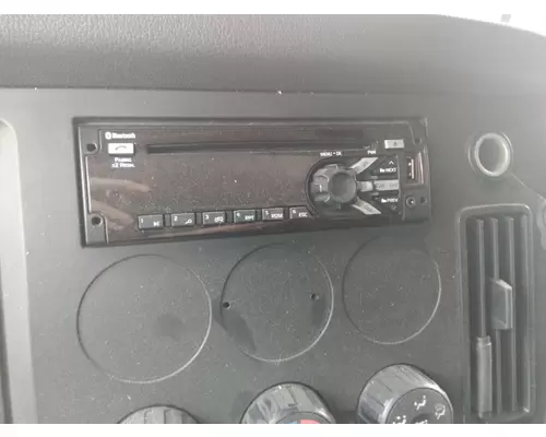 FREIGHTLINER CASCADIA 126 RADIO AMFMBLUETOOTH