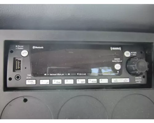 FREIGHTLINER CASCADIA 126 RADIO AMFMBLUETOOTH