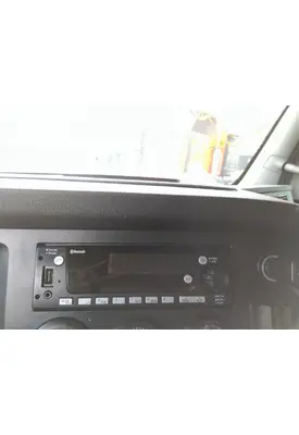 FREIGHTLINER CASCADIA 126 RADIO AM/FM/BLUETOOTH