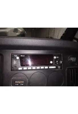 FREIGHTLINER CASCADIA 126 RADIO AM/FM/BLUETOOTH