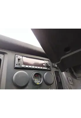 FREIGHTLINER CASCADIA 126 RADIO AM/FM/BLUETOOTH