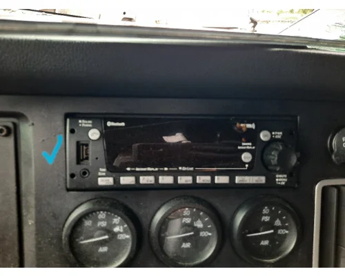 FREIGHTLINER CASCADIA 126 RADIO AMFMBLUETOOTH