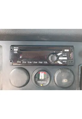 FREIGHTLINER CASCADIA 126 RADIO AM/FM/BLUETOOTH