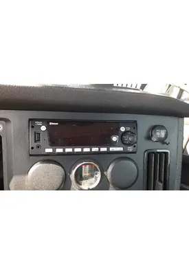 FREIGHTLINER CASCADIA 126 RADIO AM/FM/BLUETOOTH