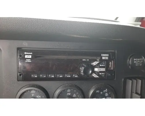 FREIGHTLINER CASCADIA 126 RADIO AMFMBLUETOOTH