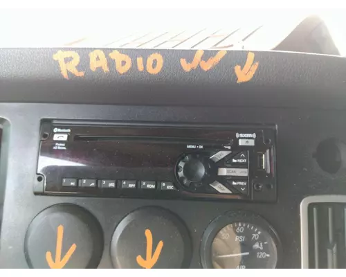 FREIGHTLINER CASCADIA 126 RADIO AMFMBLUETOOTH