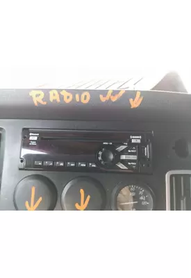 FREIGHTLINER CASCADIA 126 RADIO AM/FM/BLUETOOTH