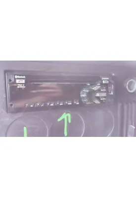 FREIGHTLINER CASCADIA 126 RADIO AM/FM/BLUETOOTH