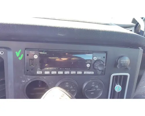 FREIGHTLINER CASCADIA 126 RADIO AMFMBLUETOOTH