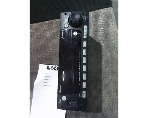 FREIGHTLINER CASCADIA 126 RADIO AMFMBLUETOOTH