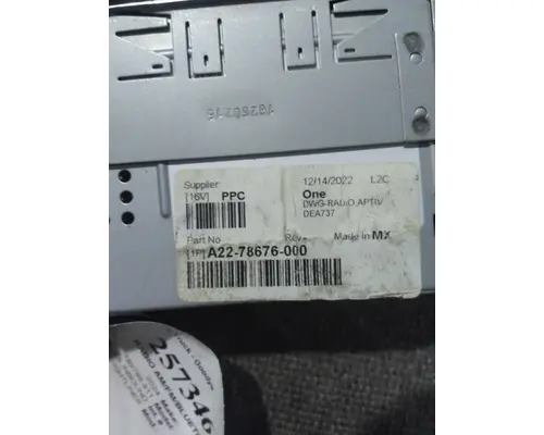 FREIGHTLINER CASCADIA 126 RADIO AMFMBLUETOOTH