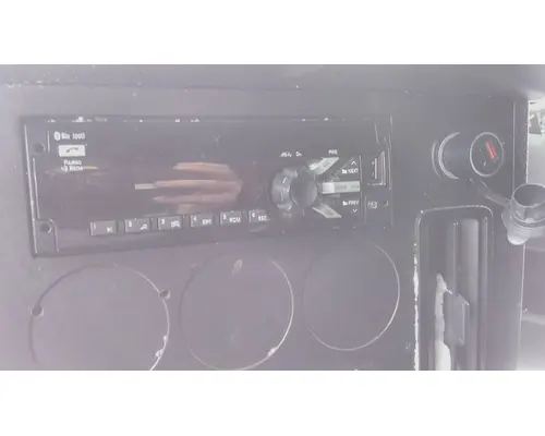 FREIGHTLINER CASCADIA 126 RADIO AMFMBLUETOOTH