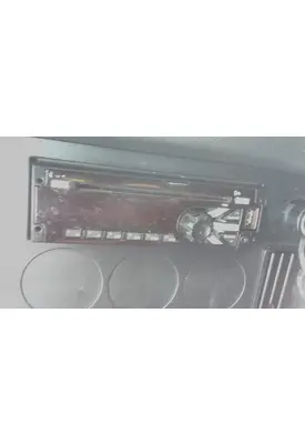 FREIGHTLINER CASCADIA 126 RADIO AM/FM/BLUETOOTH