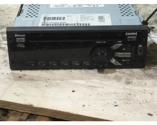 FREIGHTLINER CASCADIA 126 RADIO AMFMBLUETOOTH