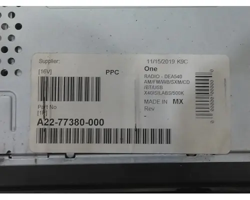 FREIGHTLINER CASCADIA 126 RADIO AMFMBLUETOOTH
