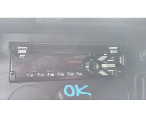 FREIGHTLINER CASCADIA 126 RADIO AMFMBLUETOOTH