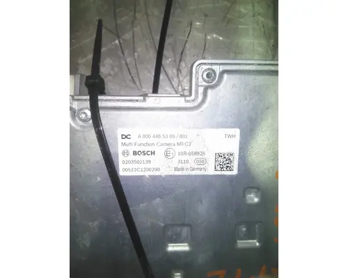 FREIGHTLINER CASCADIA 126 RADIO AV EQUIPMENT