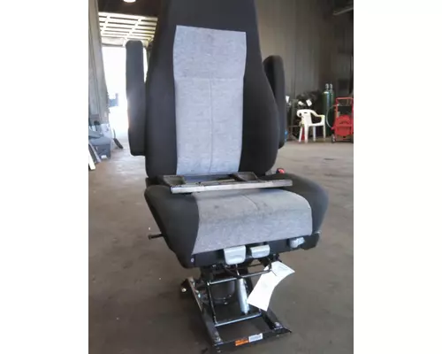 FREIGHTLINER CASCADIA 126 SEAT, FRONT